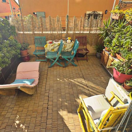 Dalla Spiaggetta A Quinto Genova Esterno foto