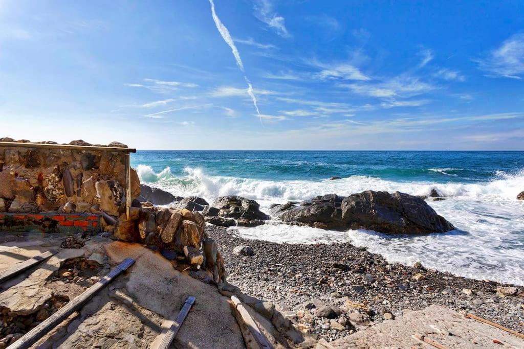 Dalla Spiaggetta A Quinto Genova Esterno foto